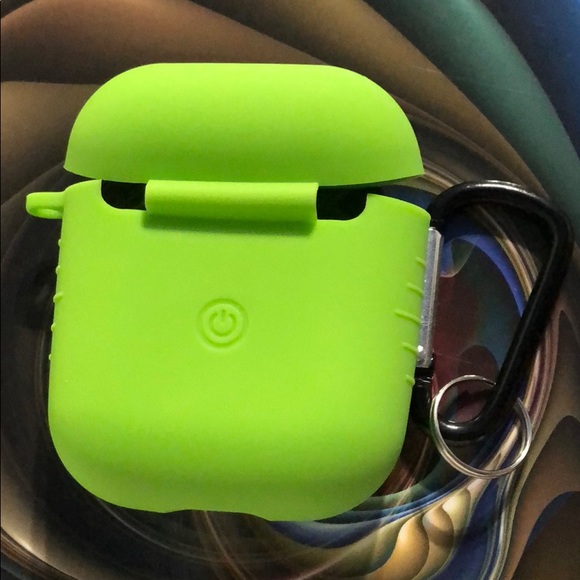 AirPods Case🤑 - Picture 2 of 3